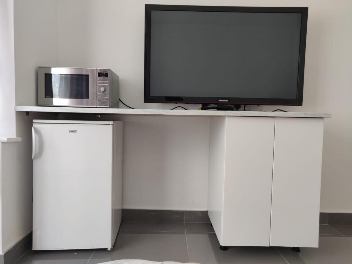 Stunning Double Room In Harrow Wembley - Khoob House 런던 외부 사진